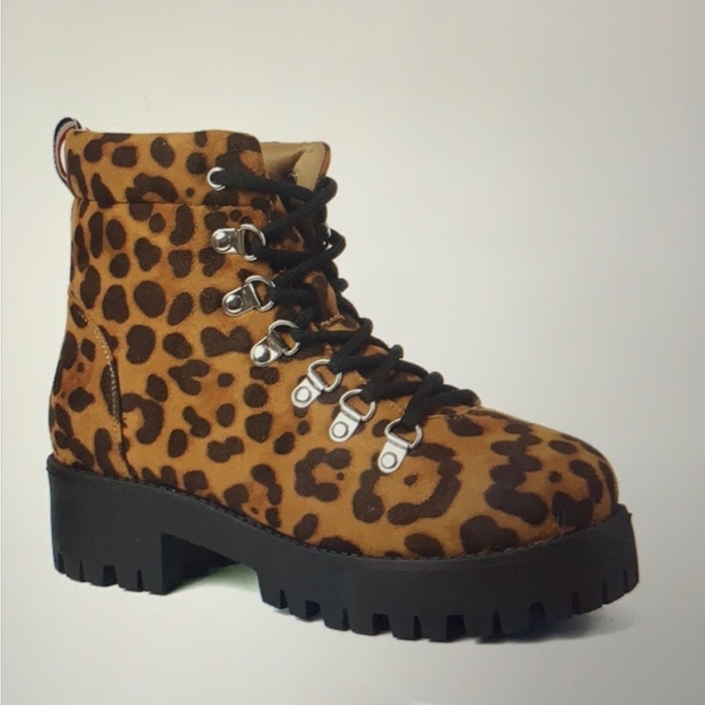 Catherine Malandrino Women's Chaplin Faux Suede Leopard Hiker Boot Size 7 NWOT